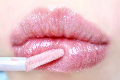 Zu groß, zu klein oder ungleich: Wie man problematische Lippenformen perfekt unterstützt