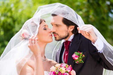 Warum wir eine Hochzeit immer noch für den ultimativen Liebesbeweis halten