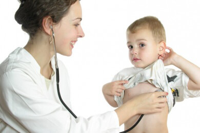 Zu viel Testosteron im Blut verzögert das Sprechenlernen bei männlichen Kindern