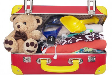 Der Teddy muss als Kuscheltier mit in den Urlaub