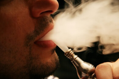 Shisha rauchen kann gefährlich sein