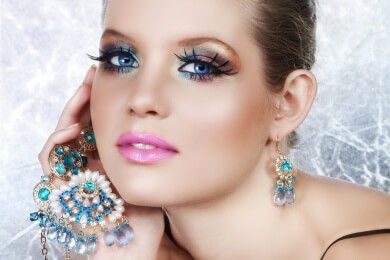 Der vollendete Look mit künstlichen Wimpern