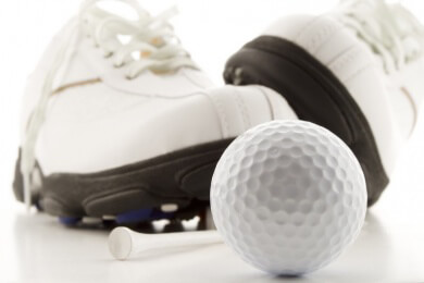 Betrunkener Kölner spielt in der Innenstadt Golf
