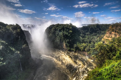 Victoria Falls, Safaris und mittelalterliche Ruinen - Simbabwe hat viel zu bieten