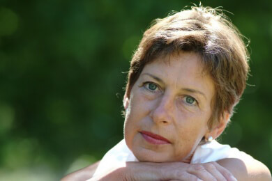 Bitte lächeln: Wieso Frauen schneller Falten bekommen - auch an den Lippen