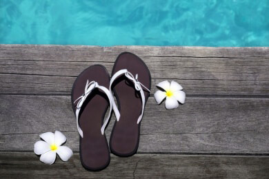 Hitze kann auf die Beine gehen - warum bekommt man geschwollene Beine?