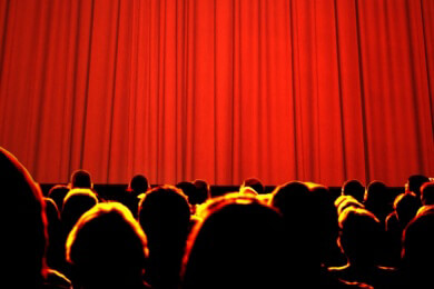 Theaterleiter in NRW: Theaterbesuch in den Lehrplan integrieren