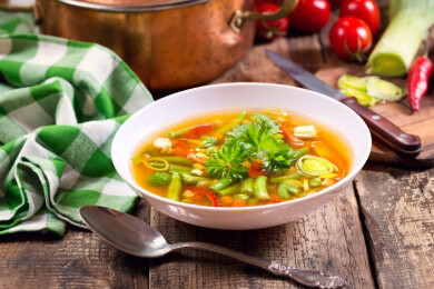 Eine Suppe im Winter wärmt und macht satt