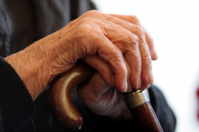 Soziale Isolation kann Alzheimer-Risiko erhöhen - Einsamkeit macht krank