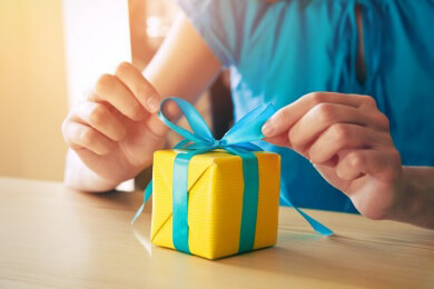 Geschenkefrust: Wohin mit den unliebsamen Präsenten?