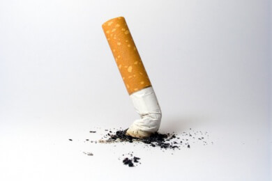 Müssen gesetzliche Krankenkassen die Kosten für Entzug bei Rauchern bezahlen?