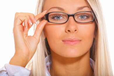 Die Brille - Was Sie beim Make-Up beachten sollten