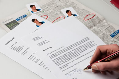 Zu alt mit Mitte dreißig? Wann Arbeitgeber ältere Bewerber diskriminieren