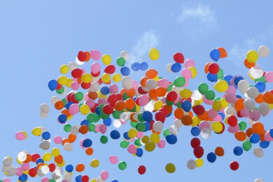 Beeindruckende Bilder von platzenden Wasserluftballons