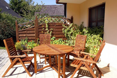 Hässliche Mauern und Zäune mit einjährigen Kletterpflanzen verschönern