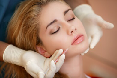 Botox-Injektionen im Mundbereich können zu Depressionen führen, da das Lächeln unmöglich wird