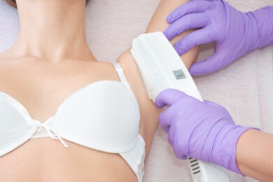 Mit glatten Beinen in den Sommer - IPL ist eine gute Alternative zu Rasierer und Co.