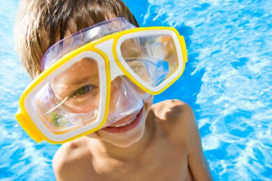 Deutschlands Kinder freuen sich in den großen Ferien am meisten auf Sonne, Wasser und Freunde