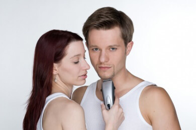 Zur Haarentfernung am besten trocken rasieren - Trockenrasur ist viel sanfter