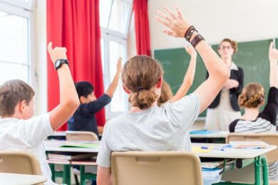 Eine schlechte Akustik im Klassenzimmer erhöht Stress für Lehrer