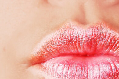 Operation oder Kosmetik: Wenn Frauen Probleme mit ihren Lippen haben