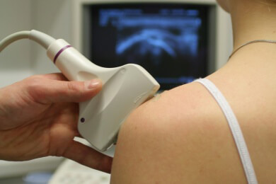 Mobile Ultraschallgeräte ermöglichen direkt vor Ort eine erste Notfalldiagnostik von Sportverletzung