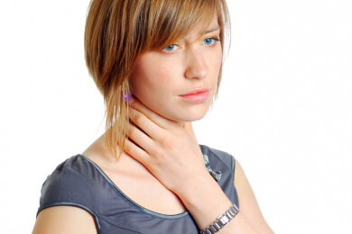 Verletzte Stimmbänder heilen durch die Vergabe von Steroiden schneller