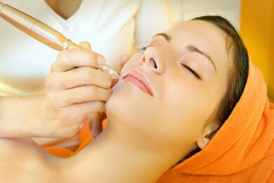 Permantent Make-up: Nicht frei von Risiken und Gefahren