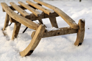 Die besten Schlitten versprechen große Gaudi im Schnee: Stiftung Warentest testet Schlitten