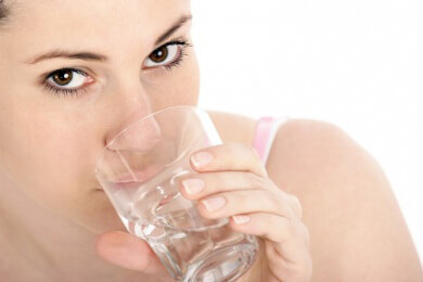 Jungbrunnen Trinkwasser: Warum viel trinken so gesund ist
