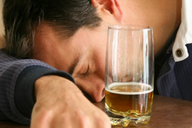 Alkoholkonsum bei Jugendlichen: Wieder mehr Teenies nach Vollrausch in Klinik