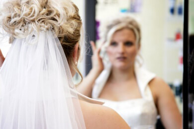 Kreative Frisuren für einen unvergesslichen Look zur Hochzeit
