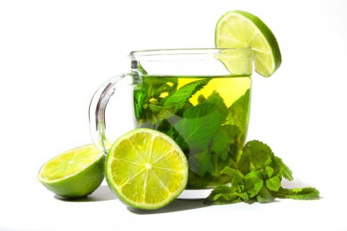 Bei großer Hitze nicht zu kalte Getränke zu sich nehmen