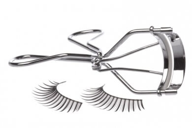 Große Augen machen: Geklebte Wimpern sind absolut angesagt